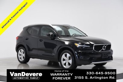 Used 2022 Volvo XC40 T5 Momentum