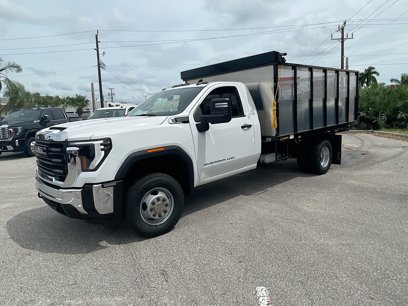 New 2024 GMC Sierra 3500 Pro w/ Convenience Package
