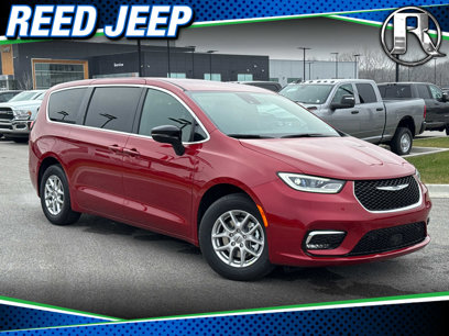 New 2025 Chrysler Pacifica Select