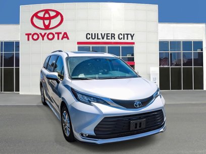 Used 2022 Toyota Sienna XLE