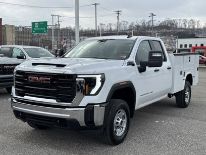 New 2025 GMC Sierra 2500 Pro w/ Convenience Package