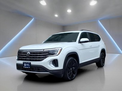 Used 2024 Volkswagen Atlas SE w/ Black Wheel Package