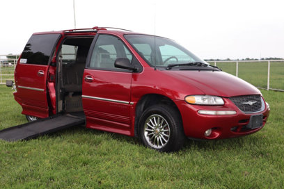 Used 2000 Chrysler Town & Country Limited