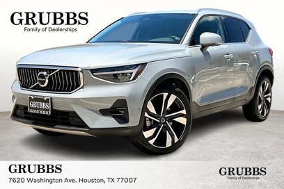 Certified 2025 Volvo XC40 B5 Plus