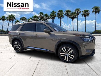 New 2025 Nissan Pathfinder Platinum w/ Black Appearance Package