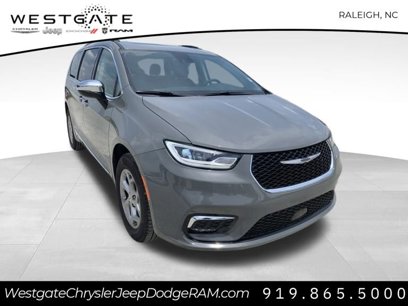 New 2023 Chrysler Pacifica Limited