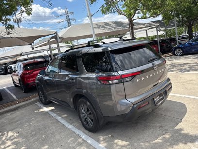 Used 2022 Nissan Pathfinder SV