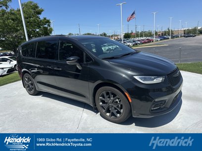 Used 2021 Chrysler Pacifica Touring-L w/ Premium & Safety Sphere Group