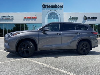 Used 2022 Toyota Highlander LE