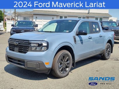 New 2024 Ford Maverick Lariat w/ Black Appearance Package