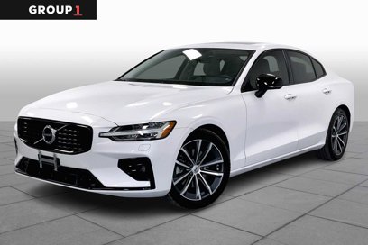 Used 2022 Volvo S60 B5 Momentum w/ Premium Package