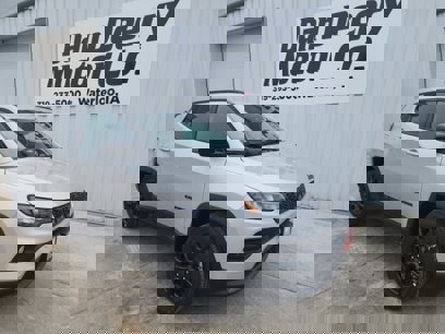 New 2025 Jeep Compass Latitude w/ Convenience Group