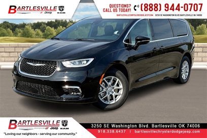 New 2026 Chrysler Pacifica Select