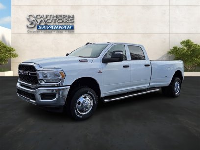 New 2024 RAM 3500 Tradesman w/ Chrome Appearance Group