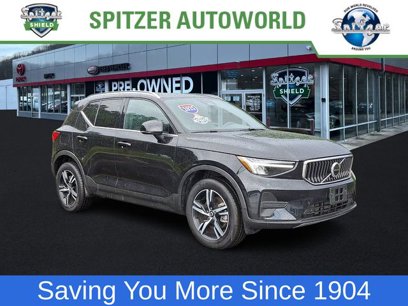 Used 2025 Volvo XC40 B5 Core