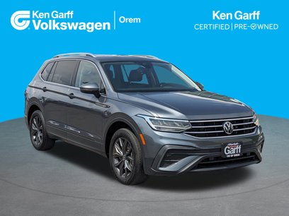 Used 2022 Volkswagen Tiguan SE w/ Panoramic Sunroof Package