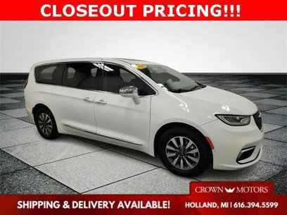 Used 2022 Chrysler Pacifica Limited
