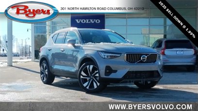 New 2025 Volvo XC40 B5 Plus w/ Climate Package