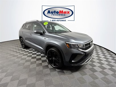 Used 2022 Volkswagen Taos SE w/ Panoramic Sunroof Package