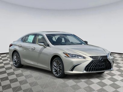 New 2025 Lexus ES 300h w/ Luxury Package