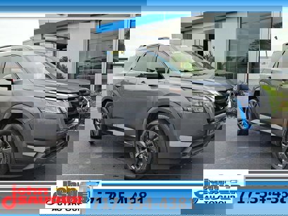 Used 2022 Nissan Pathfinder SV w/ SV Premium Package