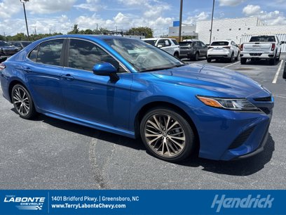 Used 2020 Toyota Camry SE w/ Phone Cable & Charge Package
