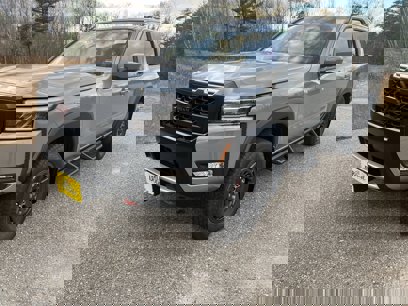 New 2025 Nissan Frontier PRO-4X w/ Tow Package