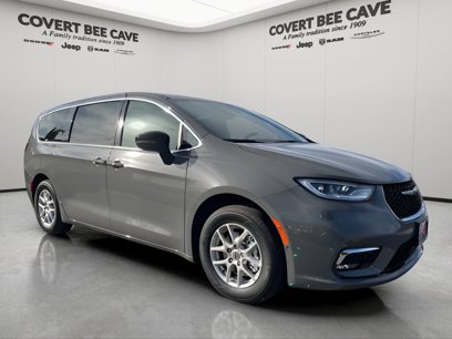 New 2025 Chrysler Pacifica Select