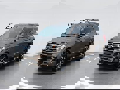 Used 2018 Ford Expedition XLT w/ Equipment Group 202A