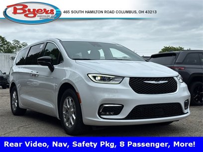 New 2025 Chrysler Pacifica Select