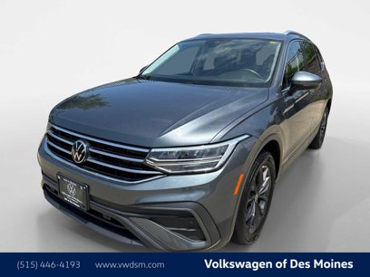 Used 2022 Volkswagen Tiguan SE w/ Panoramic Sunroof Package