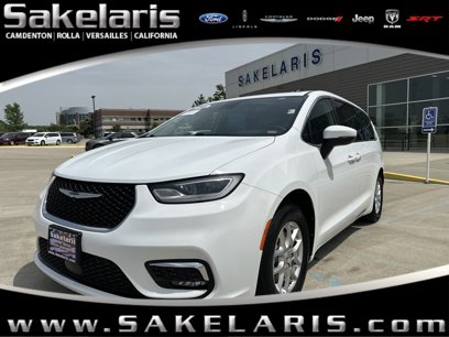 Used 2023 Chrysler Pacifica Touring-L