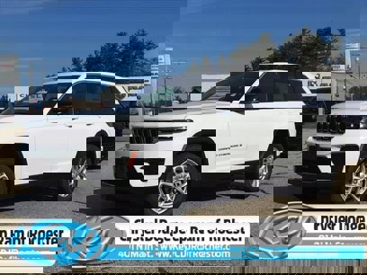 New 2025 Jeep Grand Cherokee Laredo X w/ Luxury Tech Group I