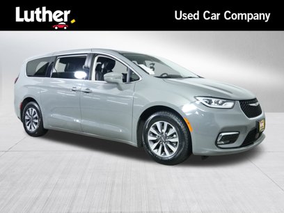 Used 2022 Chrysler Pacifica Touring-L