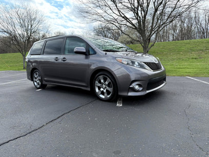 Used 2011 Toyota Sienna SE