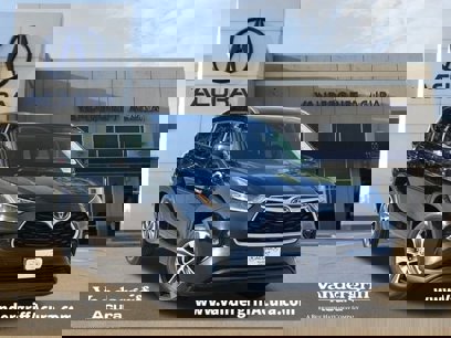 Used 2021 Toyota Highlander XLE