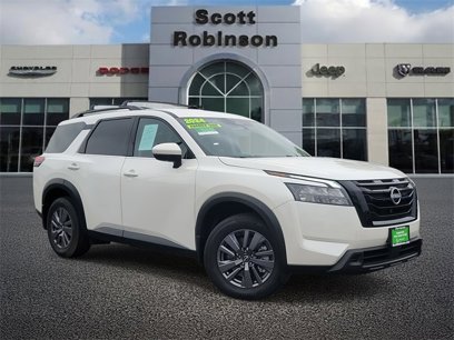 Used 2024 Nissan Pathfinder SV w/ Black Appearance Package