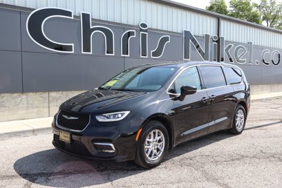 Used 2023 Chrysler Pacifica Touring-L
