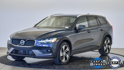 Certified 2023 Volvo V60 B5 Cross Country Plus