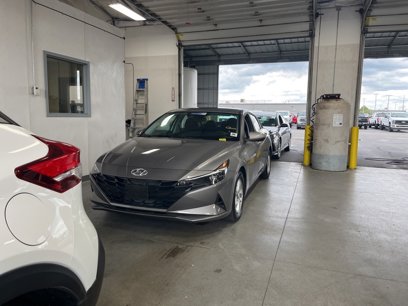 Used 2023 Hyundai Elantra SE