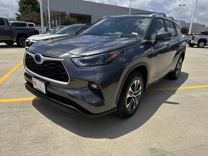 Used 2024 Toyota Highlander XLE