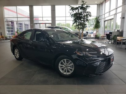 New 2025 Toyota Camry LE w/ Convenience Package