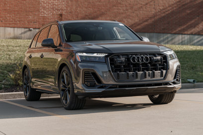 New 2025 Audi Q7 3.0T Prestige