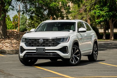 Used 2025 Volkswagen Atlas Cross Sport SEL Premium R-Line
