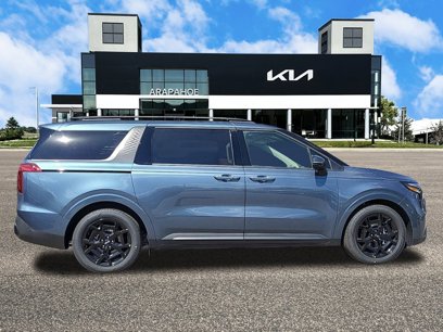 New 2025 Kia Carnival SX