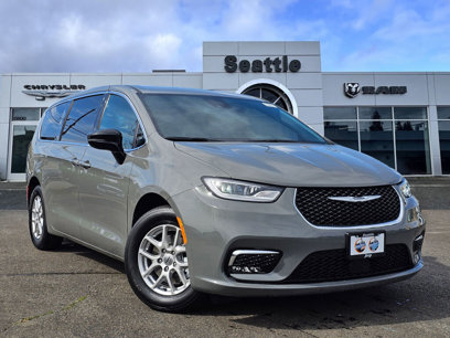 New 2025 Chrysler Pacifica Select