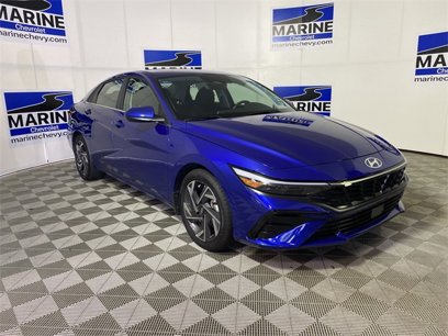 Used 2024 Hyundai Elantra SEL w/ Convenience Package