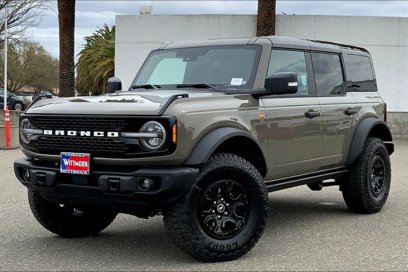 New 2025 Ford Bronco Badlands w/ Sasquatch Package