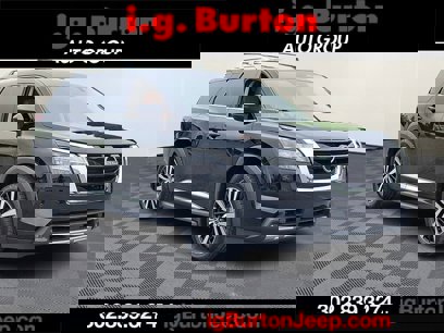 Used 2024 Nissan Pathfinder Platinum w/ Cargo Package