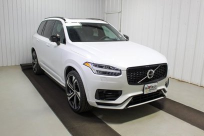 Used 2022 Volvo XC90 T8 R-Design w/ Advanced Package
